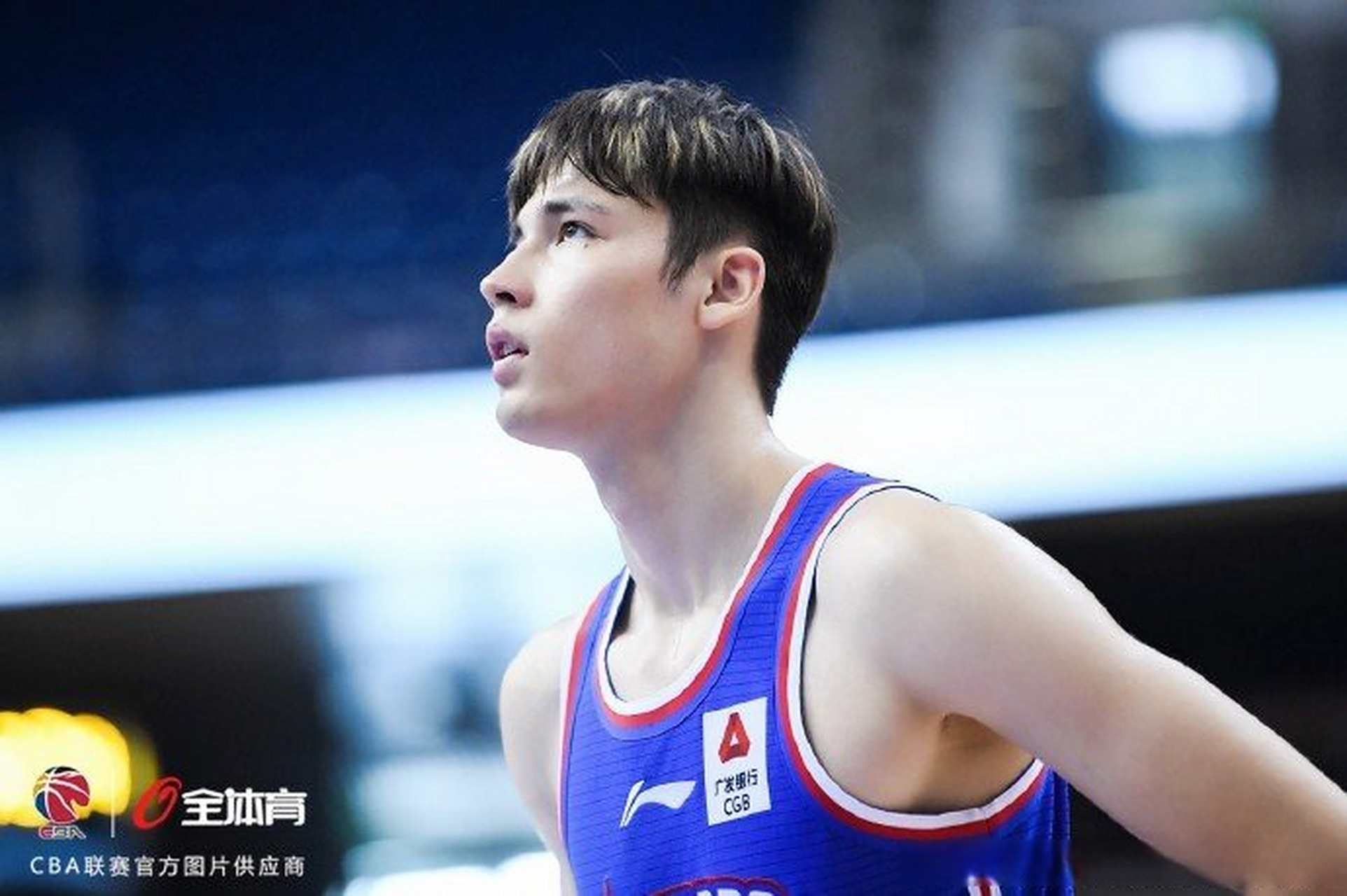 星空体育平台包含赛前阿斯顿维拉备战CBA常规赛，官宣签约细节曝光，目标明确，训练强度明显提升的词条